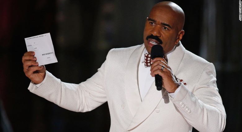 Steve Harvey reads the correct Miss Universe winner